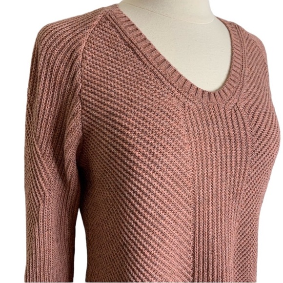 LULULEMON "What The Heart Wants" Pink Knit V-Neck Sweater Long Sleeve Size M - Picture 2 of 5